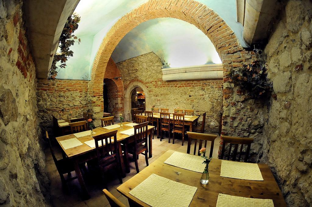 Hotel Floryan Old Town Krakow Bagian luar foto